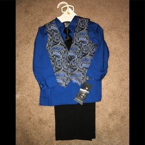 BUNDLE AND SAVE 😺 Boys 4 piece set 12 Months